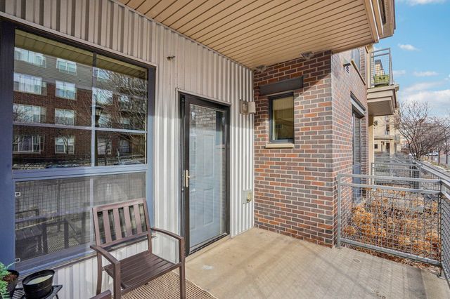 825 Berry Street 106, Saint Paul, MN 55114