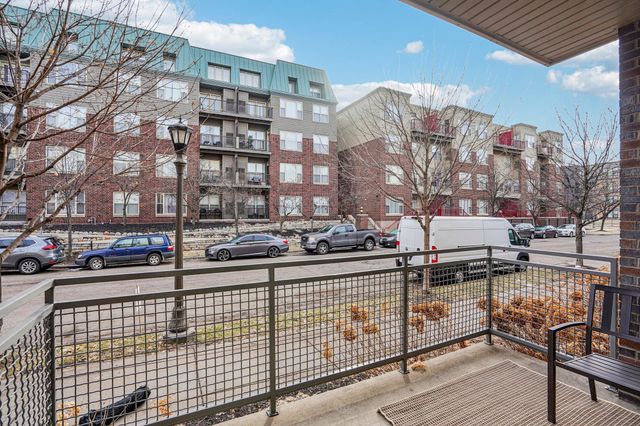 825 Berry Street 106, Saint Paul, MN 55114