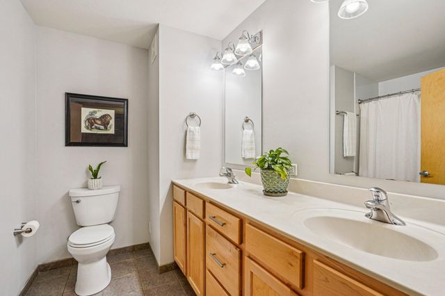 825 Berry Street 106, Saint Paul, MN 55114