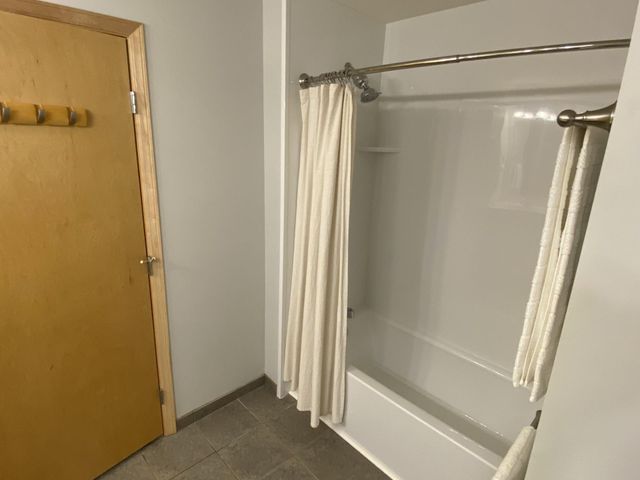 825 Berry Street 106, Saint Paul, MN 55114