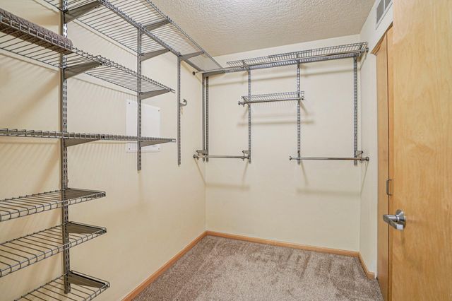 825 Berry Street 106, Saint Paul, MN 55114