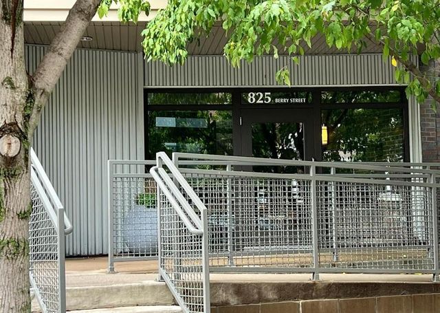 825 Berry Street 106, Saint Paul, MN 55114