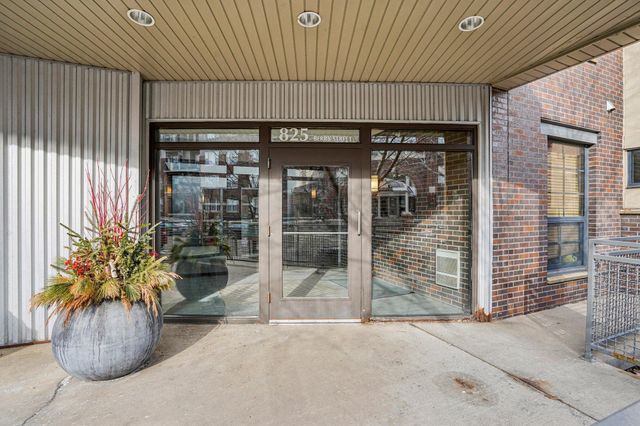 825 Berry Street 106, Saint Paul, MN 55114