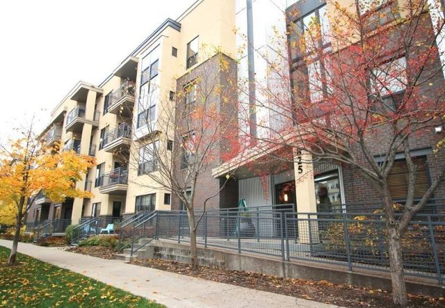 825 Berry Street 106, Saint Paul, MN 55114