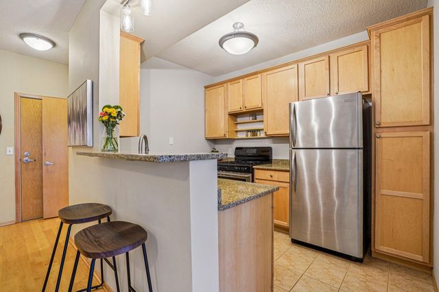 825 Berry Street 106, Saint Paul, MN 55114