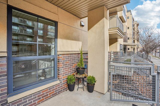 825 Berry Street 106, Saint Paul, MN 55114