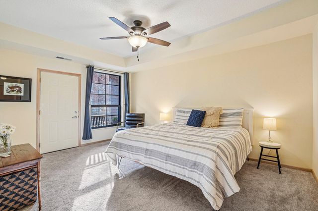 825 Berry Street 106, Saint Paul, MN 55114