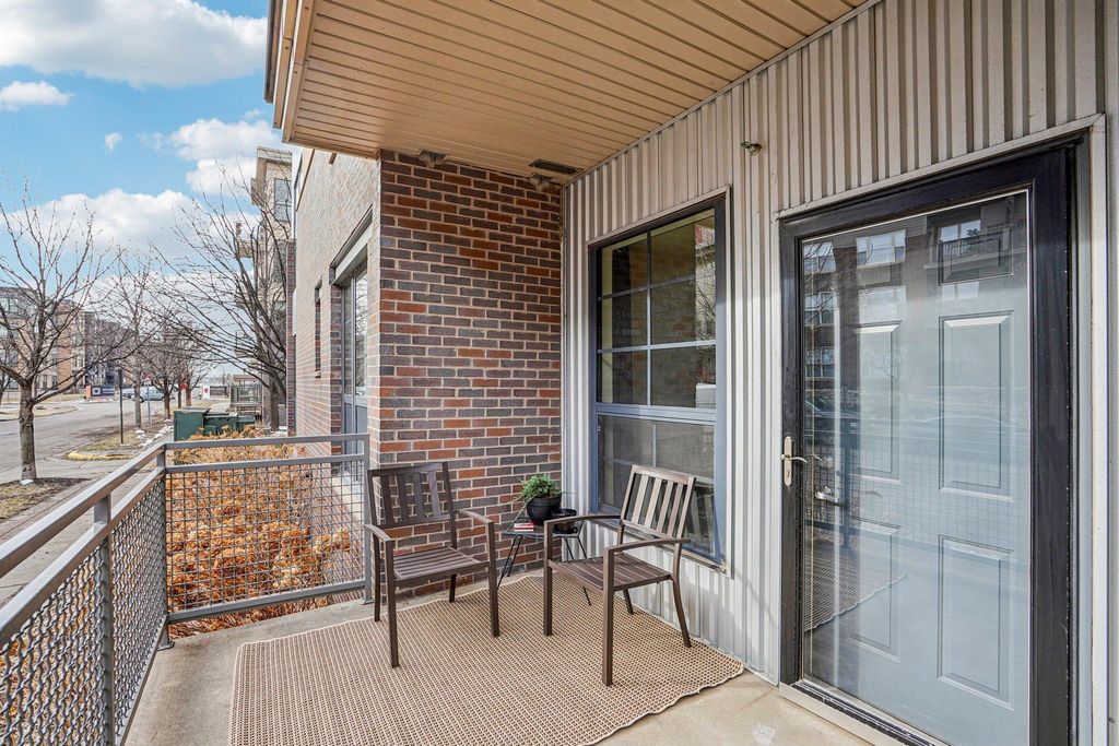 825 Berry Street 106, Saint Paul, MN 55114