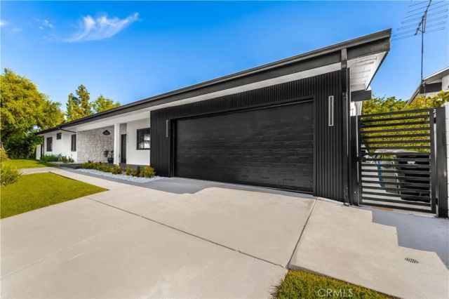 24320 Bessemer Street, Woodland Hills, CA 91367