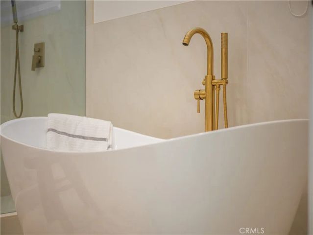 24320 Bessemer Street, Woodland Hills, CA 91367