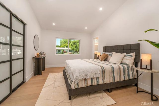 24320 Bessemer Street, Woodland Hills, CA 91367