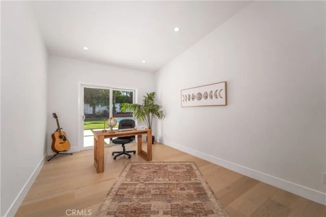 24320 Bessemer Street, Woodland Hills, CA 91367