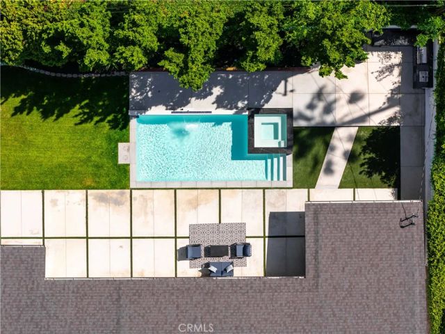 24320 Bessemer Street, Woodland Hills, CA 91367