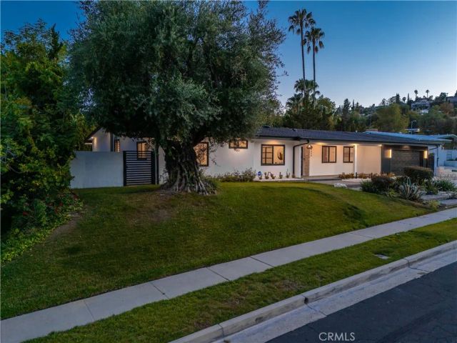 24320 Bessemer Street, Woodland Hills, CA 91367