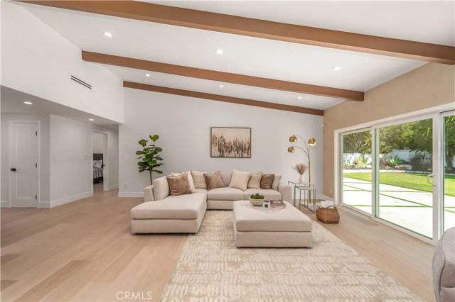24320 Bessemer Street, Woodland Hills, CA 91367