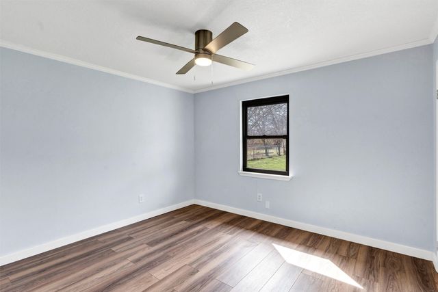 907 W Bridge, Granbury, TX 76048