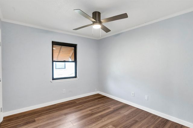 907 W Bridge, Granbury, TX 76048