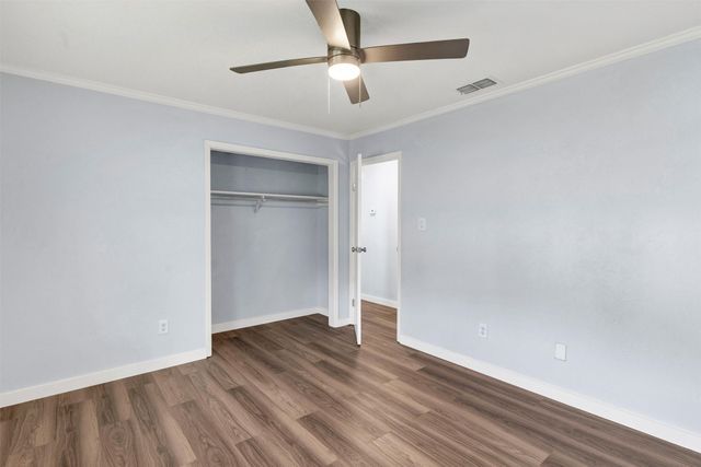 907 W Bridge, Granbury, TX 76048