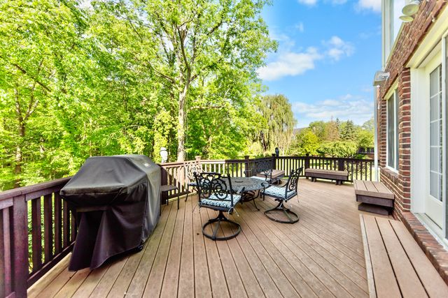 26375 Glenwood Drive, Novi, MI 48374