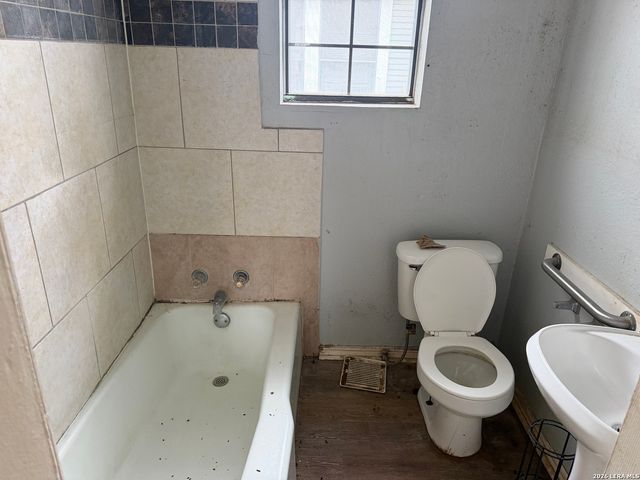 346 Thompson, San Antonio, TX 78225