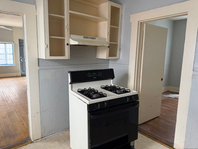 346 Thompson, San Antonio, TX 78225