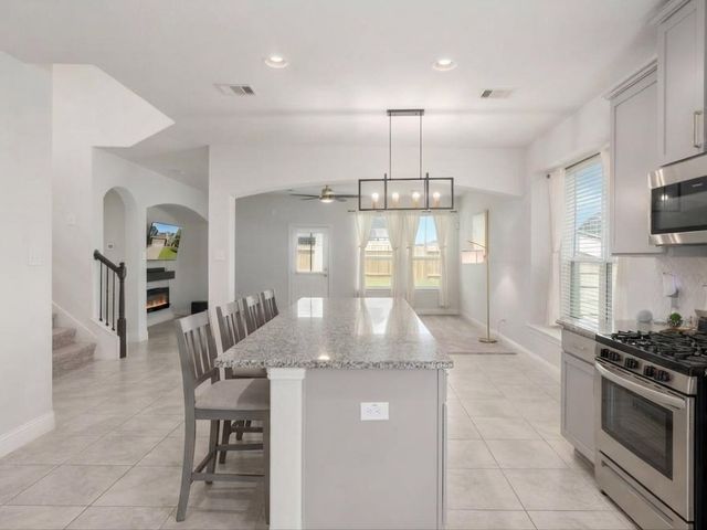 10048 Gold Finch Run, Magnolia, TX 77354
