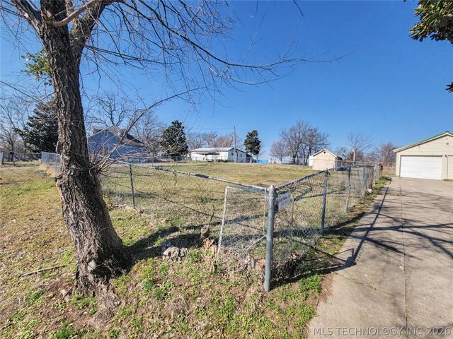 503 W Choctaw Street, Tahlequah, OK 74464