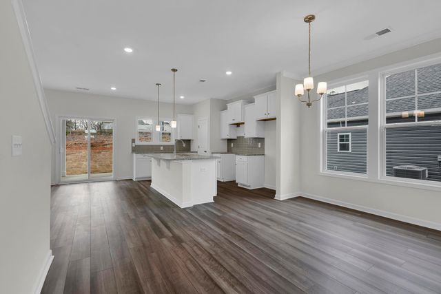 176 Hunter Ridge Drive, Boiling Springs, SC 29316