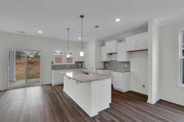 176 Hunter Ridge Drive, Boiling Springs, SC 29316