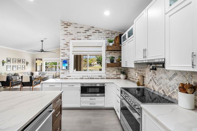 7505 NW 65th Lane, Parkland, FL 33067