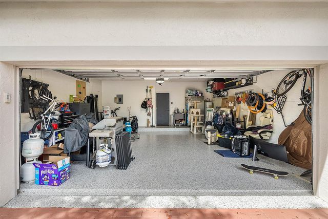 7505 NW 65th Lane, Parkland, FL 33067