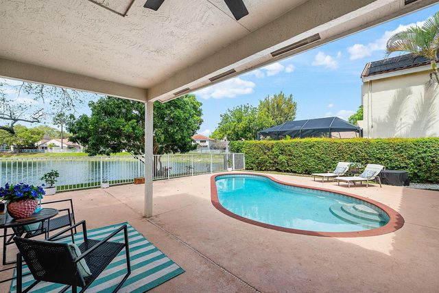 7505 NW 65th Lane, Parkland, FL 33067