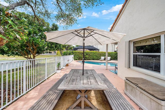 7505 NW 65th Lane, Parkland, FL 33067