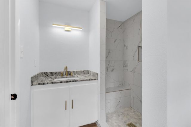 5926 Warm Springs Road, Houston, TX 77035