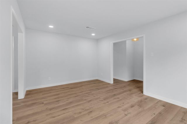5926 Warm Springs Road, Houston, TX 77035