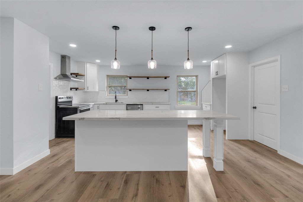 5926 Warm Springs Road, Houston, TX 77035