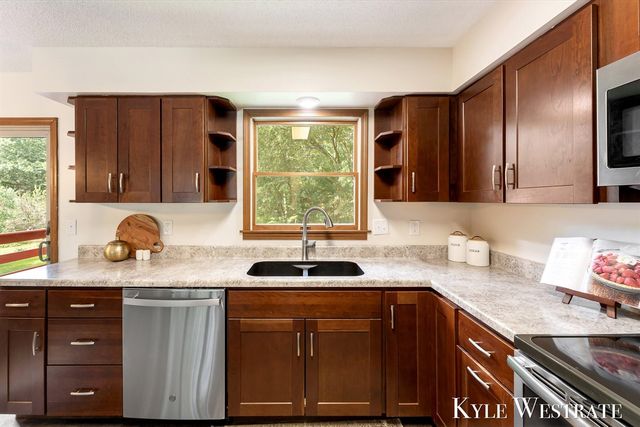 14439 Lincoln Street, Grand Haven, MI 49417