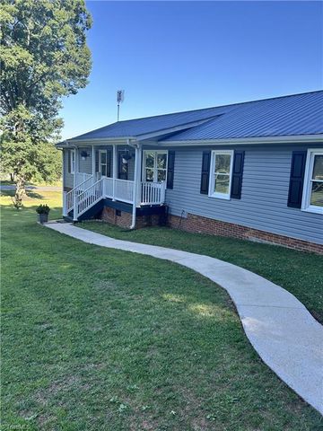 2474 Woodridge Drive, Asheboro, NC 27205