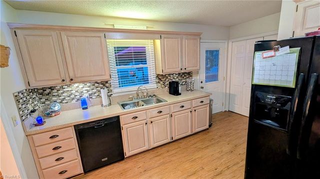 2474 Woodridge Drive, Asheboro, NC 27205