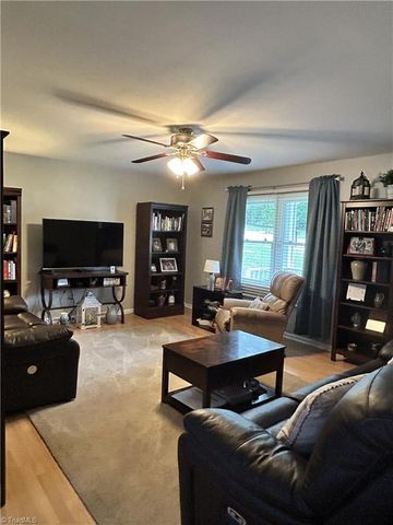 2474 Woodridge Drive, Asheboro, NC 27205