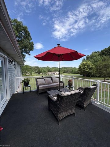 2474 Woodridge Drive, Asheboro, NC 27205