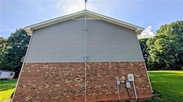 2474 Woodridge Drive, Asheboro, NC 27205