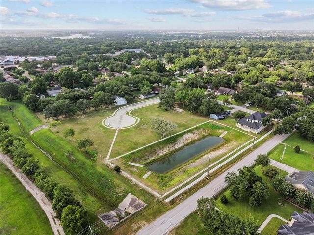 611 Acorn Creek Way, League City, TX 77573