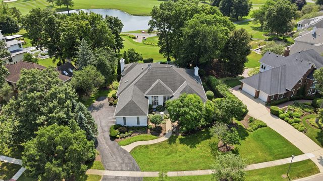 4202 Royal Fox Drive, St. Charles, IL 60174