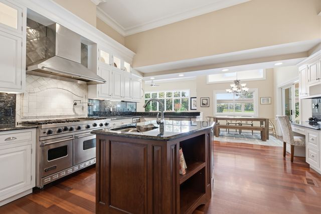 4202 Royal Fox Drive, St. Charles, IL 60174