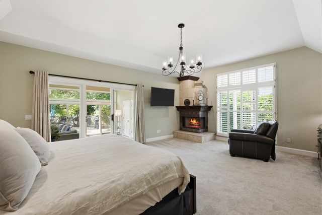 4202 Royal Fox Drive, St. Charles, IL 60174