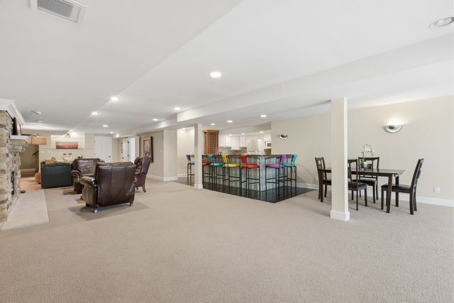 4202 Royal Fox Drive, St. Charles, IL 60174