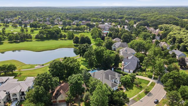 4202 Royal Fox Drive, St. Charles, IL 60174