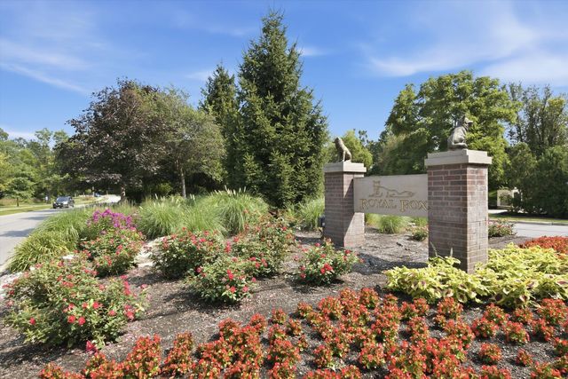 4202 Royal Fox Drive, St. Charles, IL 60174