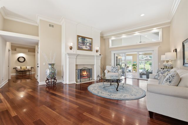 4202 Royal Fox Drive, St. Charles, IL 60174
